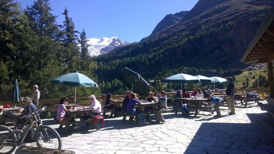 Hotel Rifugio Forni Valfurva Esterno foto